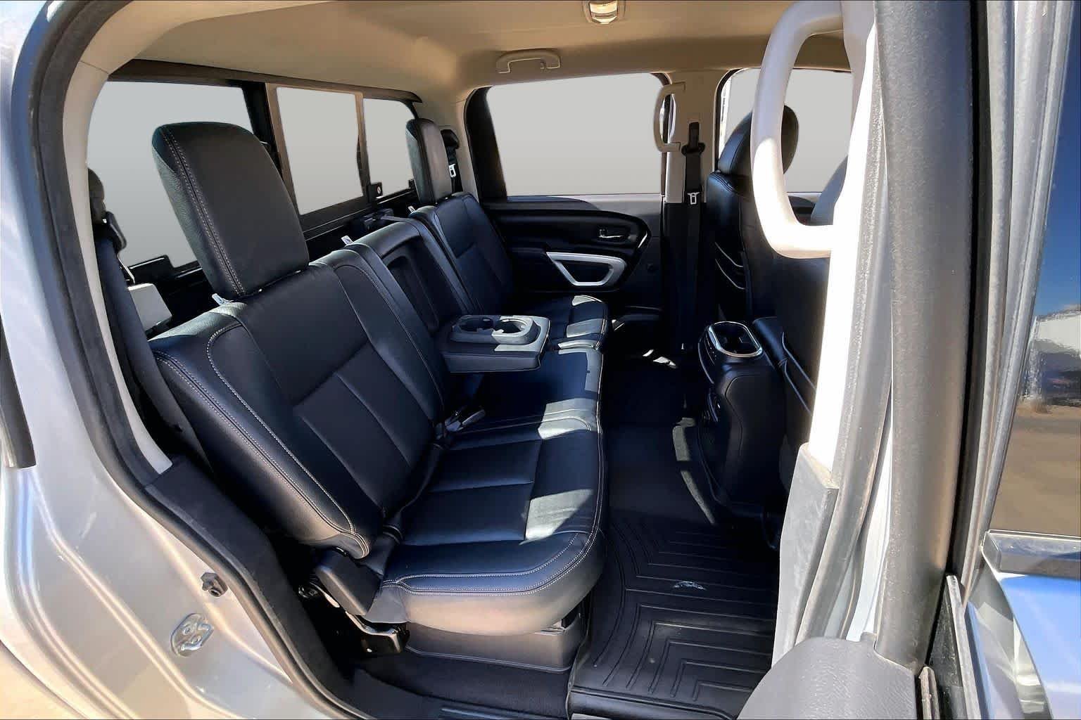 Used 2017 Brilliant Silver Nissan SL image 19