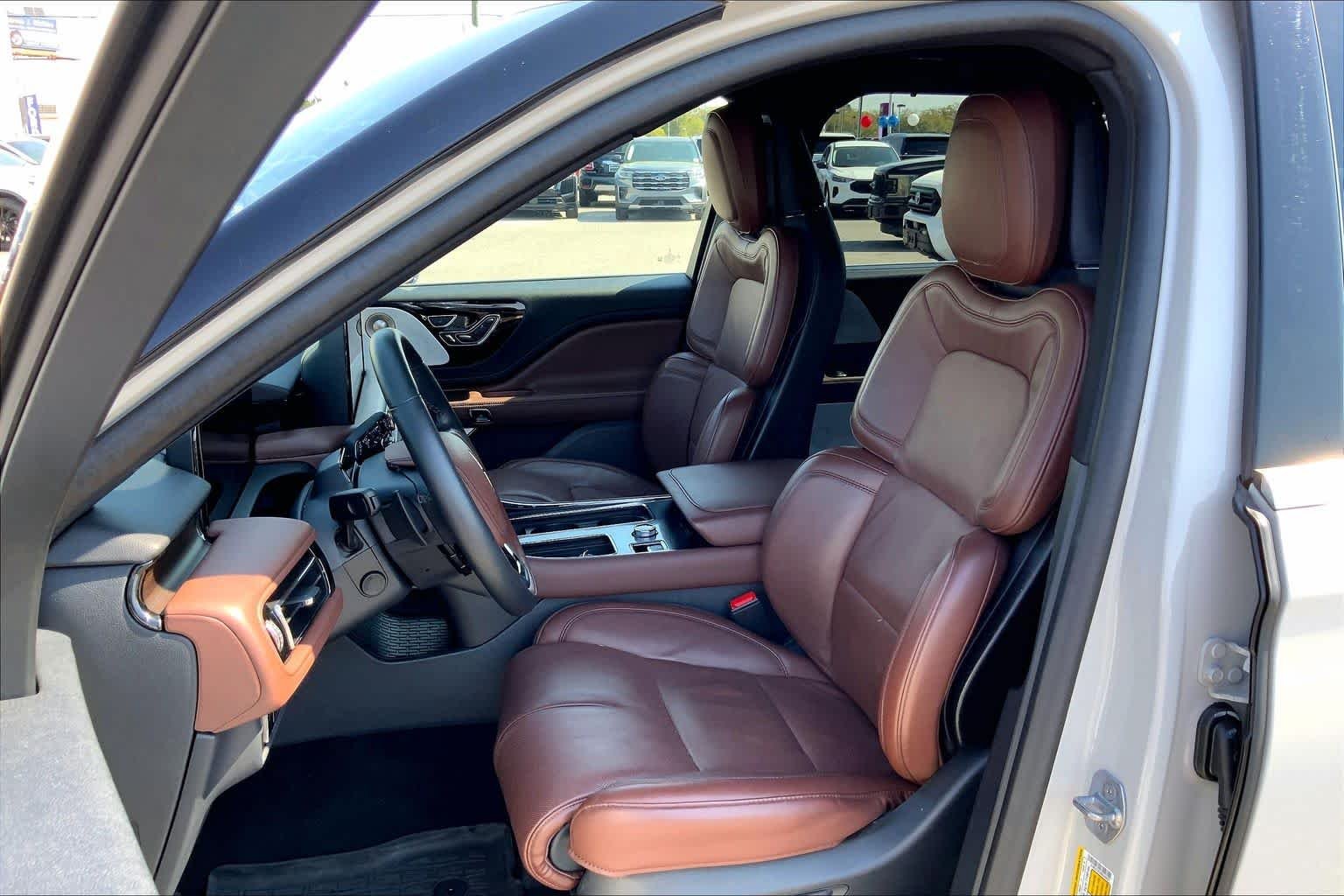 Used 2025 Ceramic Pearl Metallic Tri-Coat Lincoln Reserve image 12