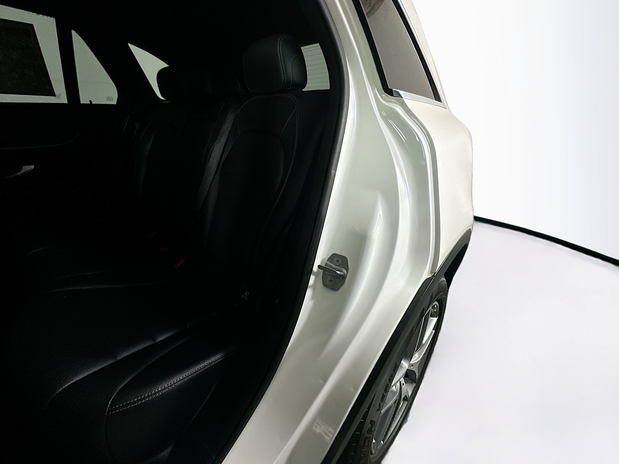 Used 2017 White Mercedes-Benz GLC 300 image 26