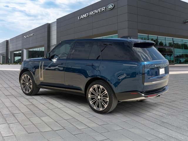 Used 2024 Blue Land Rover SE image 3