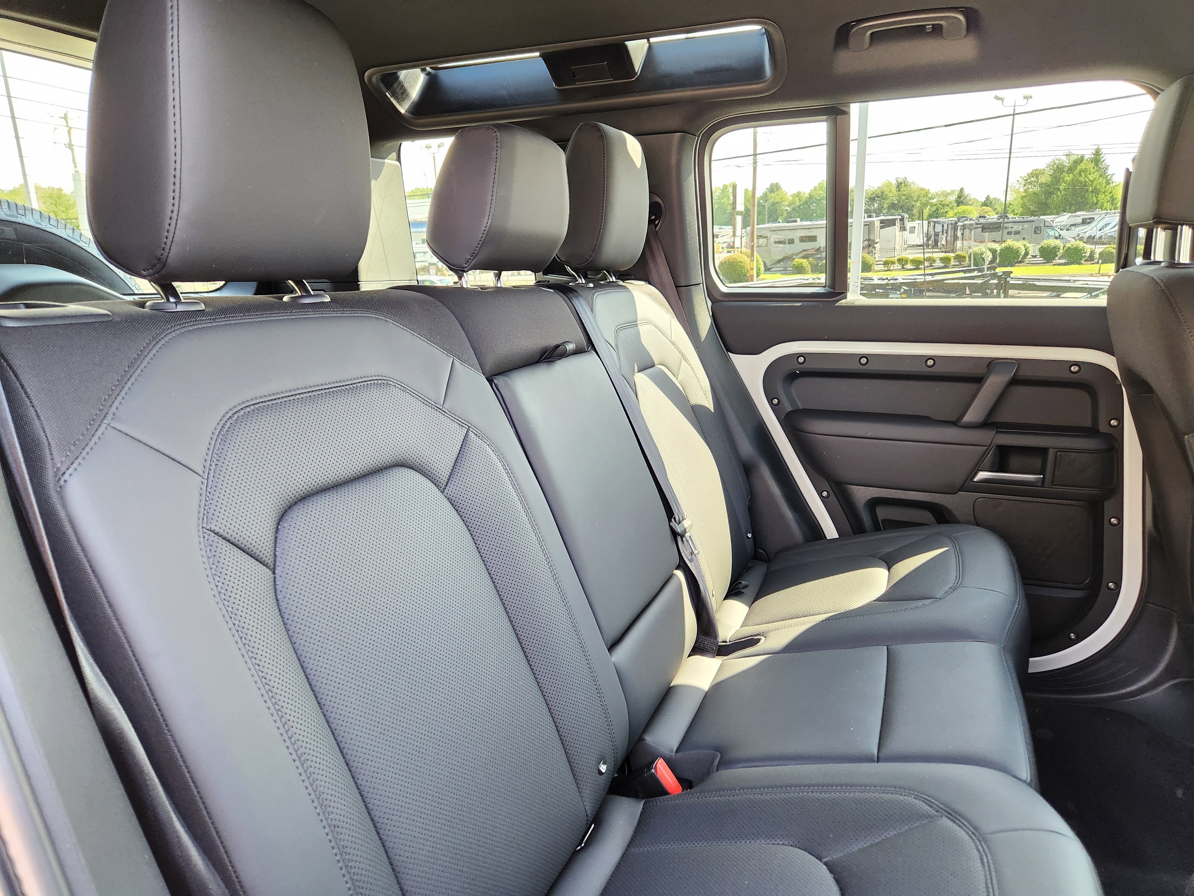 Certified Used 2025 Fuji White Land Rover S image 15