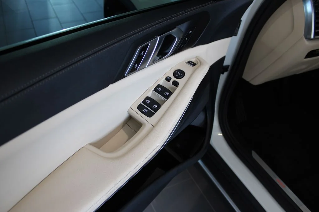 Used 2022 Alpine White BMW xDrive40i image 29