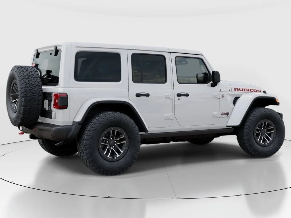 New 2026 Bright White Clear-Coat Exterior Paint Jeep Rubicon X image 4