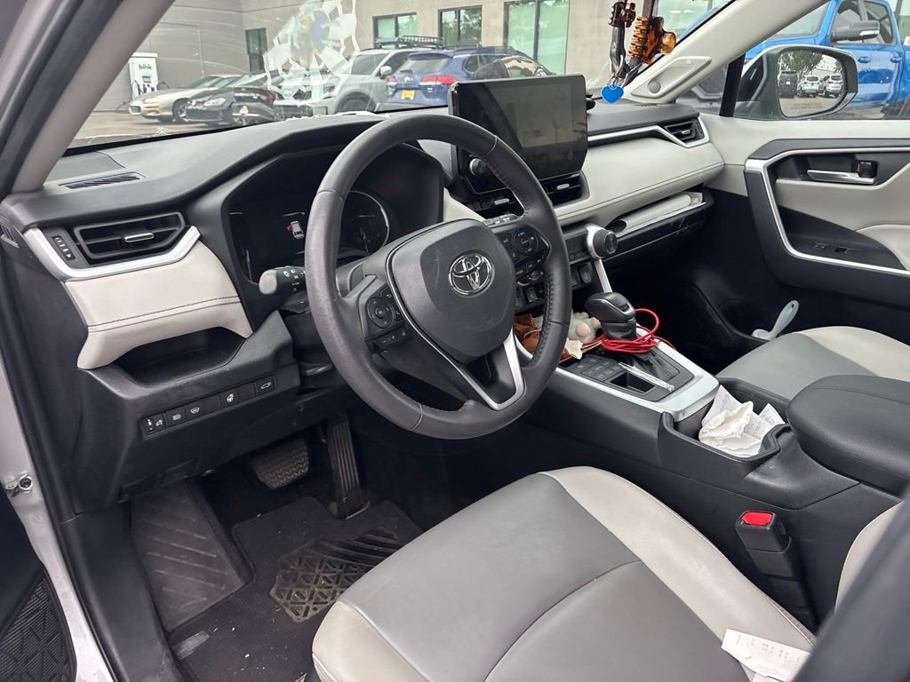 Used 2023 Silver Toyota XLE Premium image 20