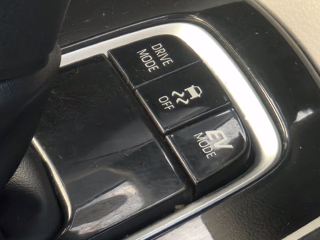Used 2024 White Toyota LE image 16
