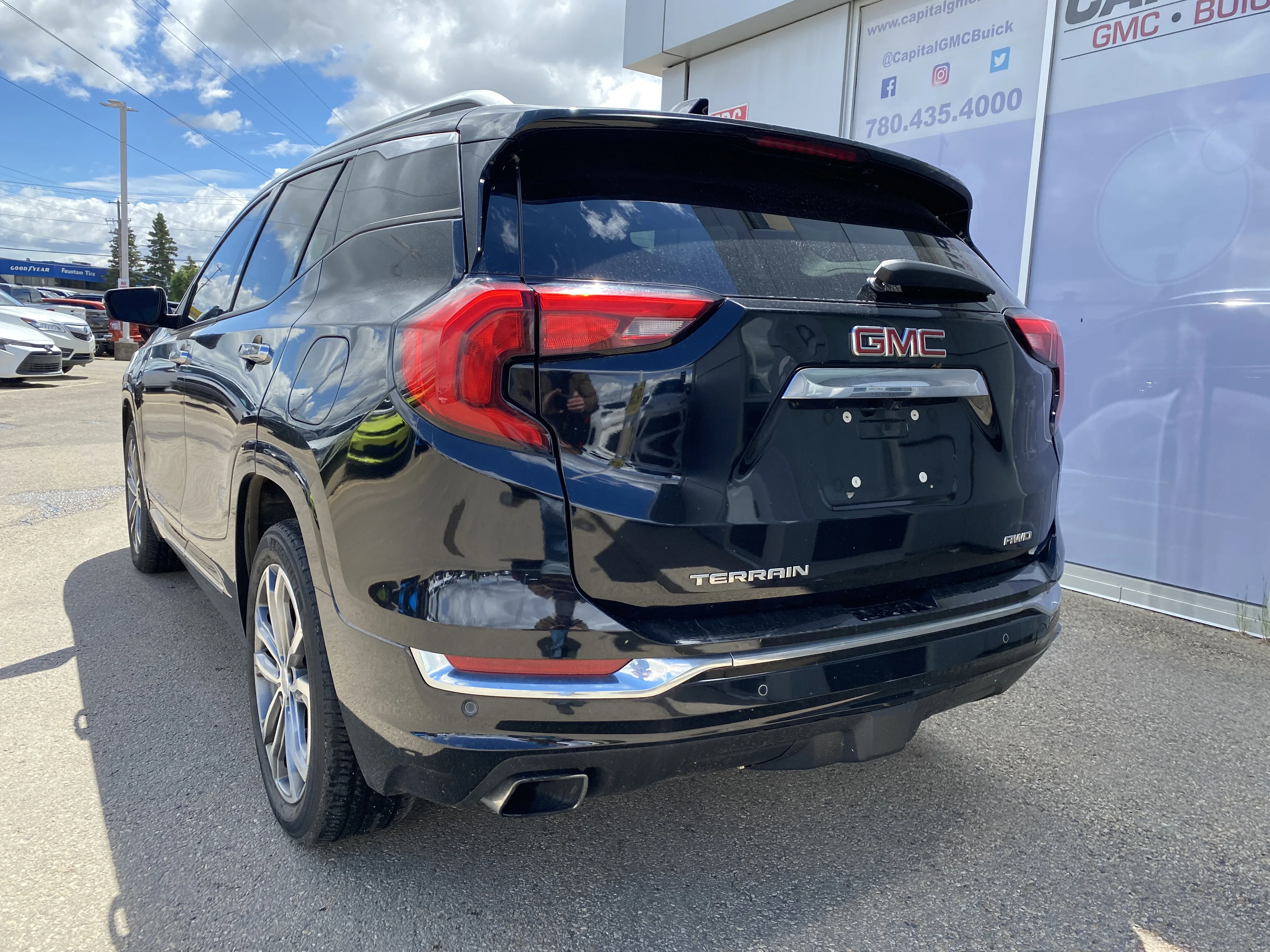 Used 2018 Black GMC Denali AWD image 3