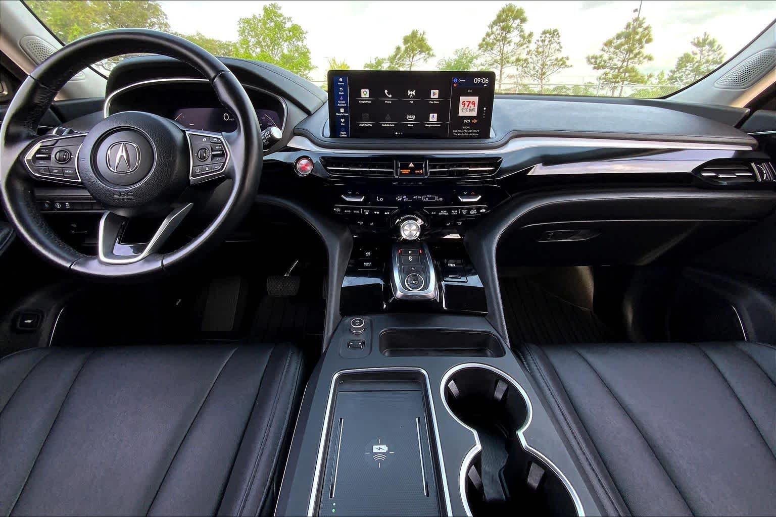 Used 2025 Majestic Black Pearl Acura  image 21