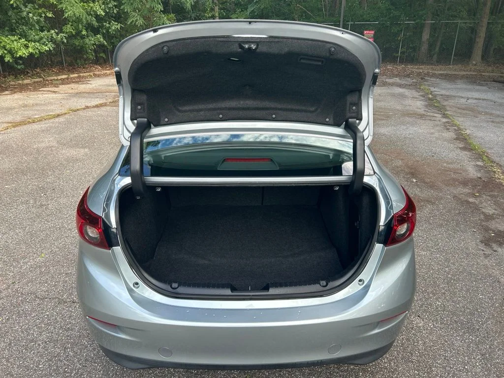 Used 2018 Silver Mazda Touring image 28