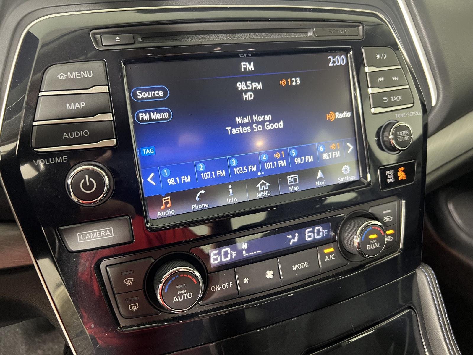Used 2018 Brilliant Silver Nissan S image 10