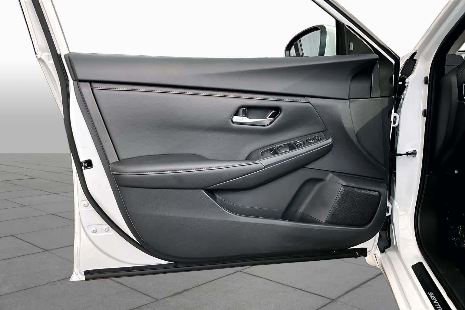 Certified Used 2025 Fresh Powder Nissan SV image 21