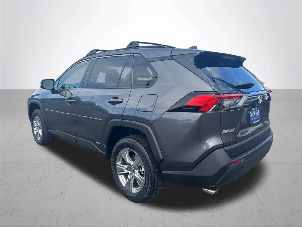 Used 2022 Gray Toyota XLE image 9