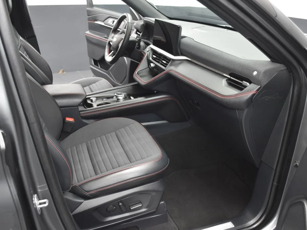 Certified Used 2025 Gray Metallic Ford ST-Line image 27