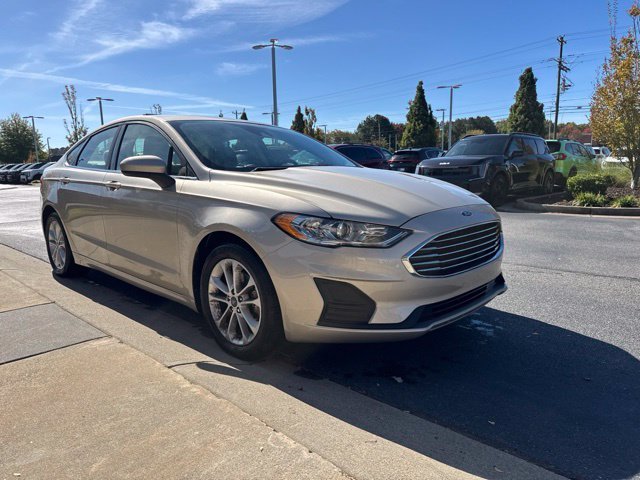 Used 2019 Gold Ford SE image 7