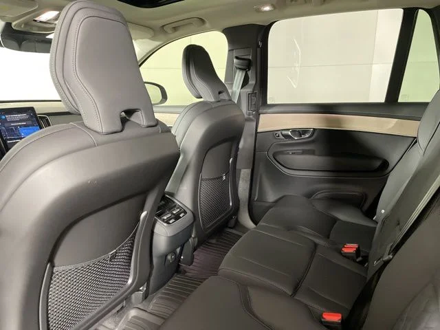 2025 Volvo XC90 Plus - Photo 24