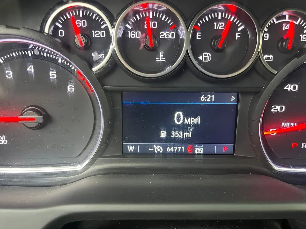 Used 2023 Silver Chevrolet Custom image 9