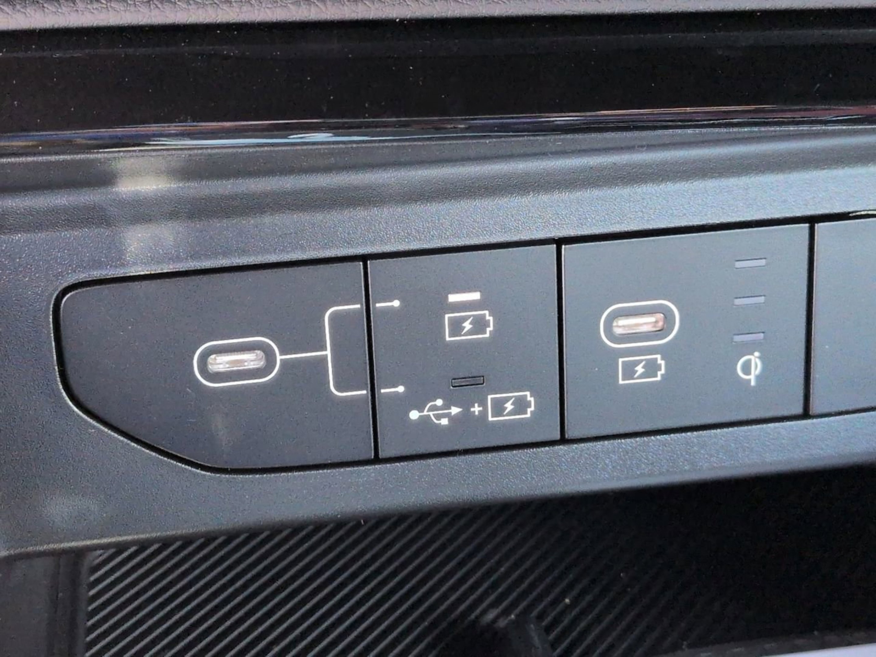 New 2026 Snow White Pearl Kia GT-Line image 27