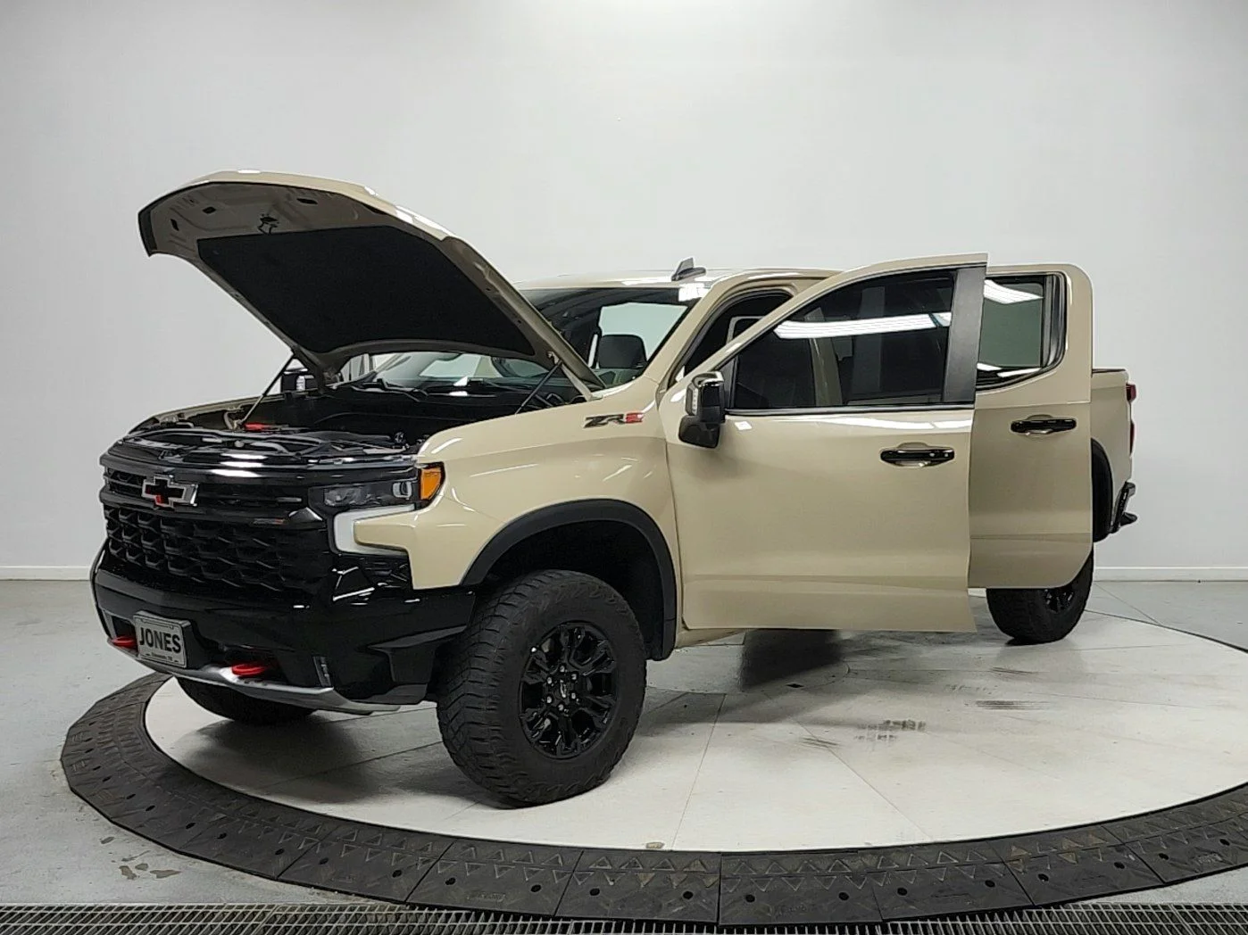 Used 2023  Chevrolet ZR2 image 11
