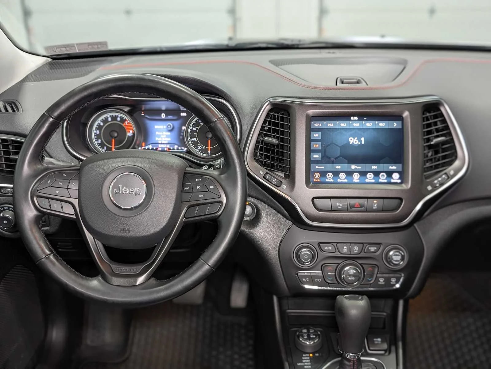 Used 2021 Billet Silver Metallic Clearcoat Jeep Trailhawk image 5