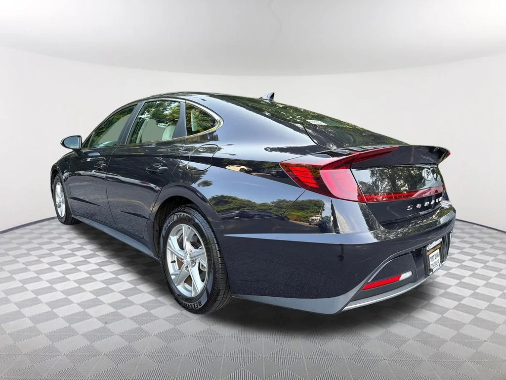 Used 2023 Blue Hyundai SE image 7