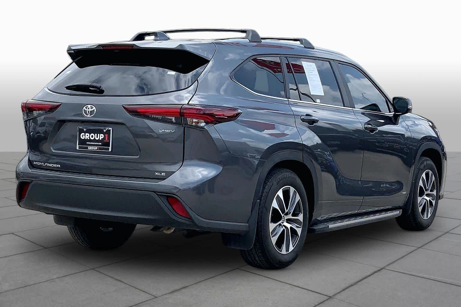 2025 Toyota Highlander XLE - Photo 13