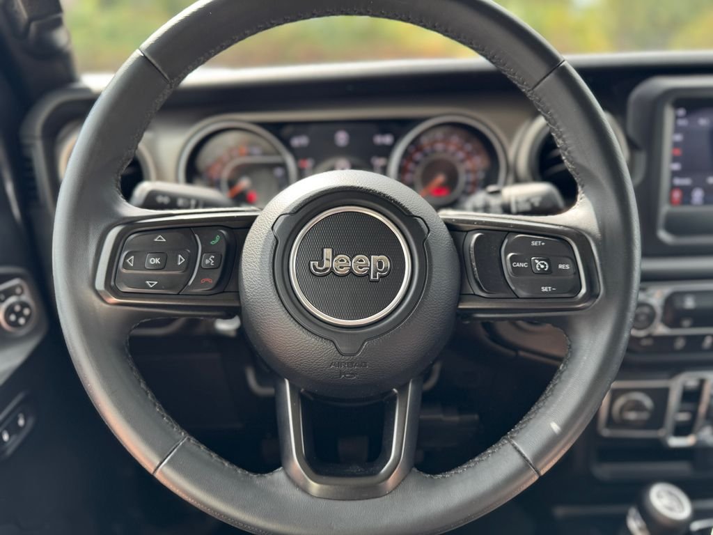 Used 2018 Granite Crystal Metallic Clearcoat Jeep Unlimited Sport S image 15