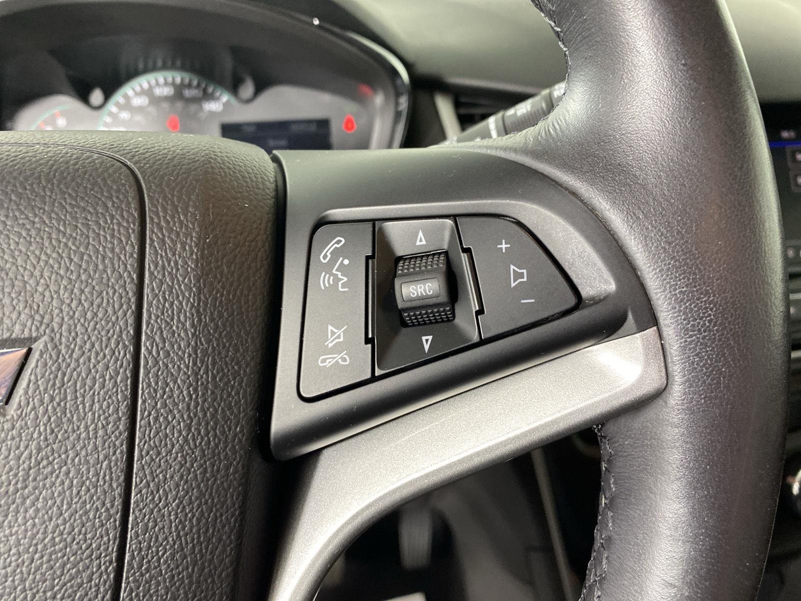 Used 2022 Summit White Chevrolet LT image 22