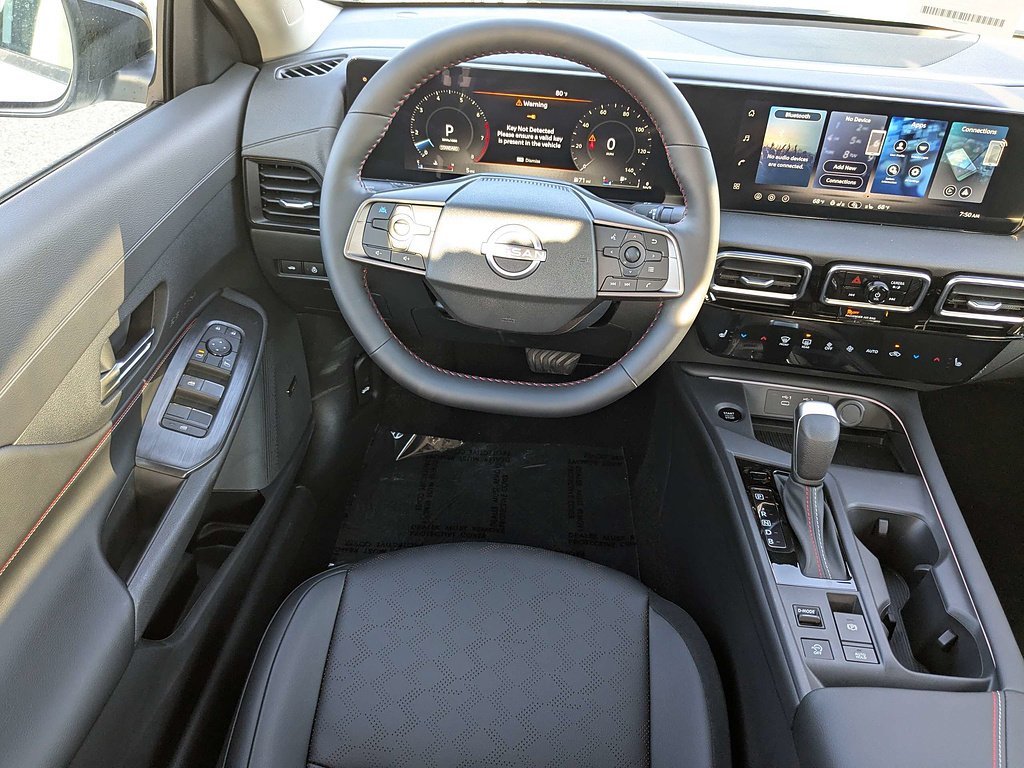 New 2026 Aspen White TriCoat / Super Black Two-tone Nissan SR image 16