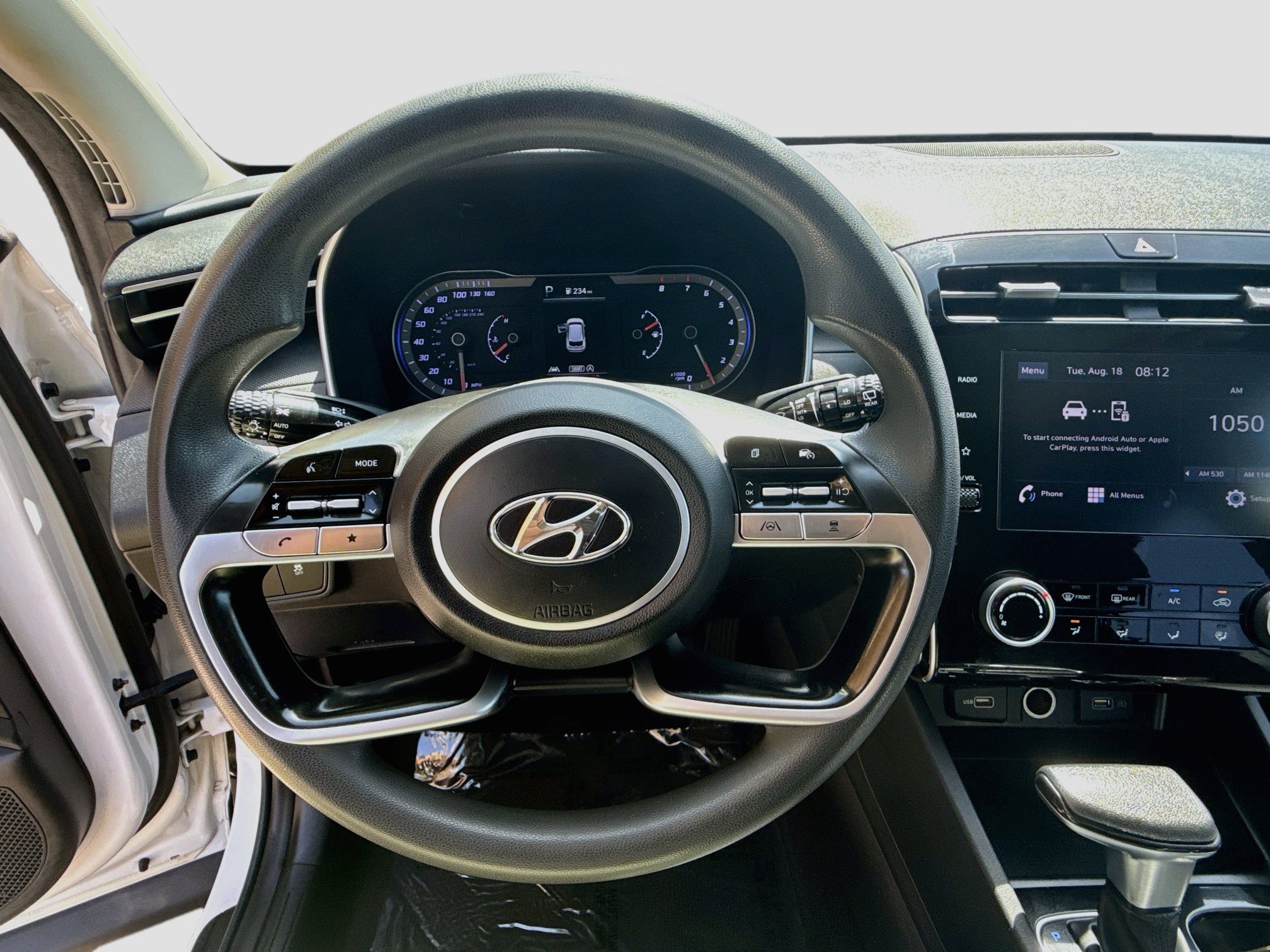 Used 2022 Quartz White Hyundai SEL image 8
