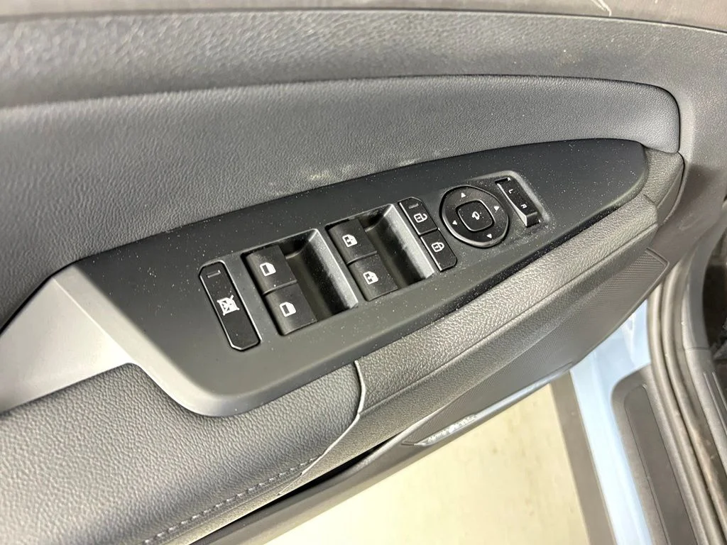 New 2027 Heritage Blue Kia X-Line Prestige image 15