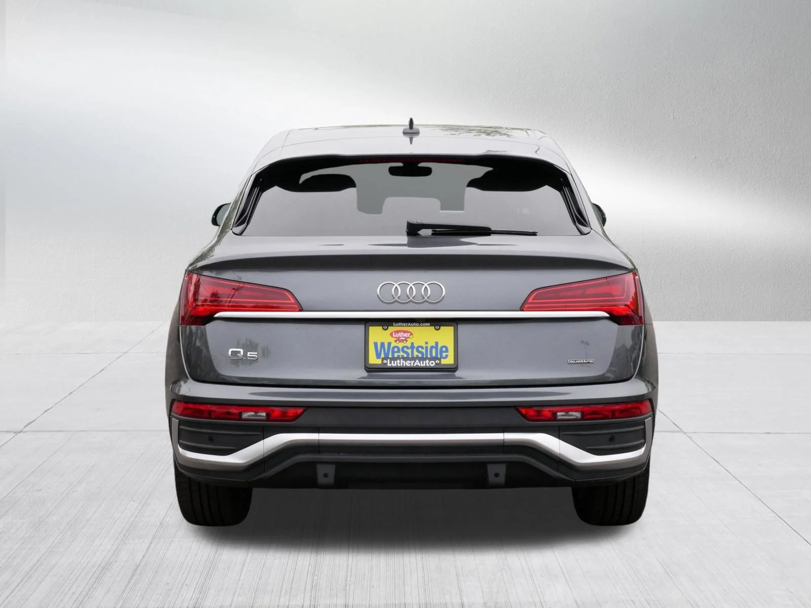 Used 2023 Daytona Gray Pearl Effect Audi S line Premium Plus image 5
