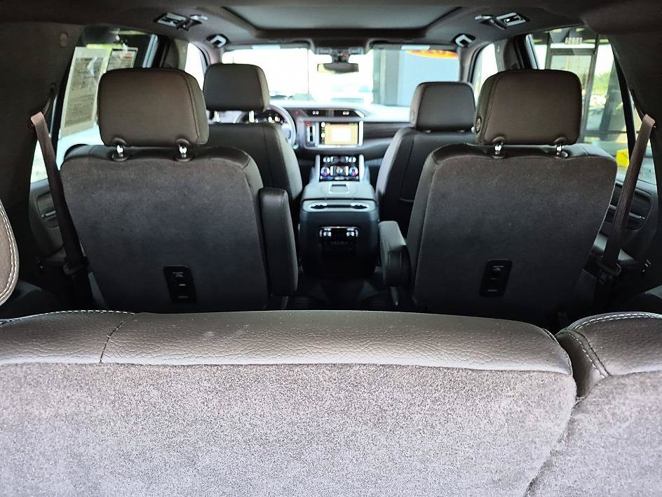 Used 2022 White Frost GMC Denali image 32
