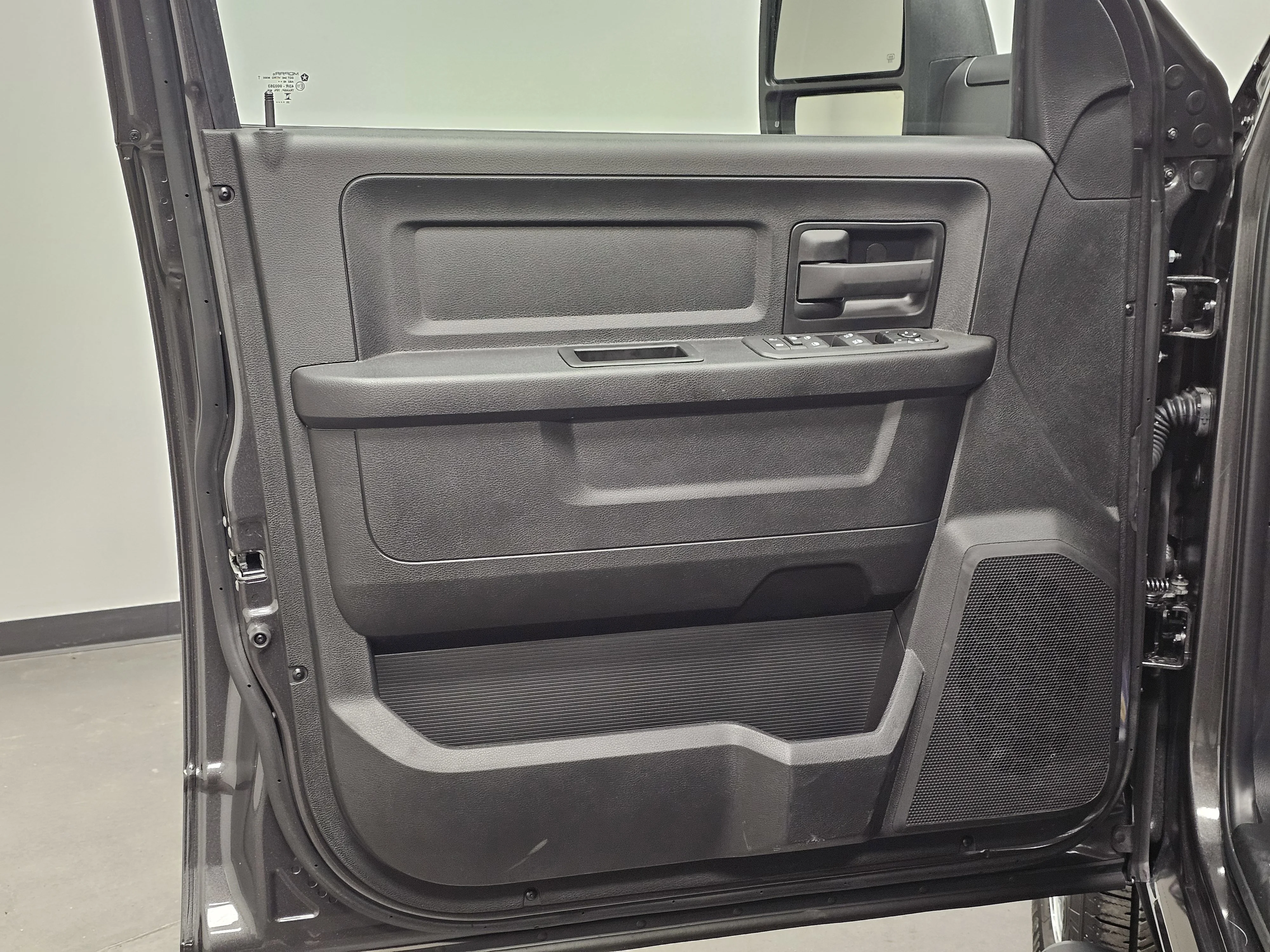 New 2026 Granite Crystal Metallic Clearcoat RAM Tradesman image 14