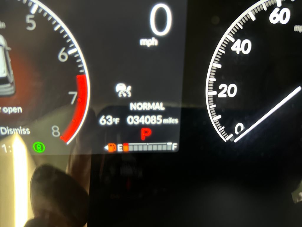 Used 2023 Silver Honda EX-L image 29
