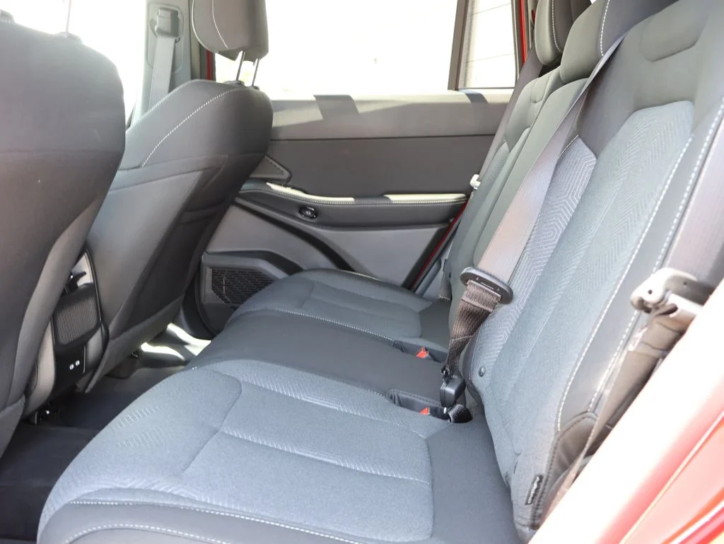 New 2026 Red Hot Pearl-Coat Exterior Paint Jeep Laredo image 17