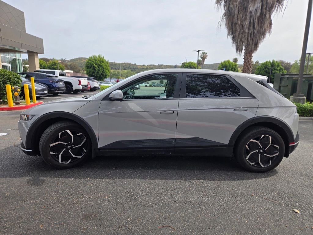 Used 2024 Gray Hyundai SEL image 4