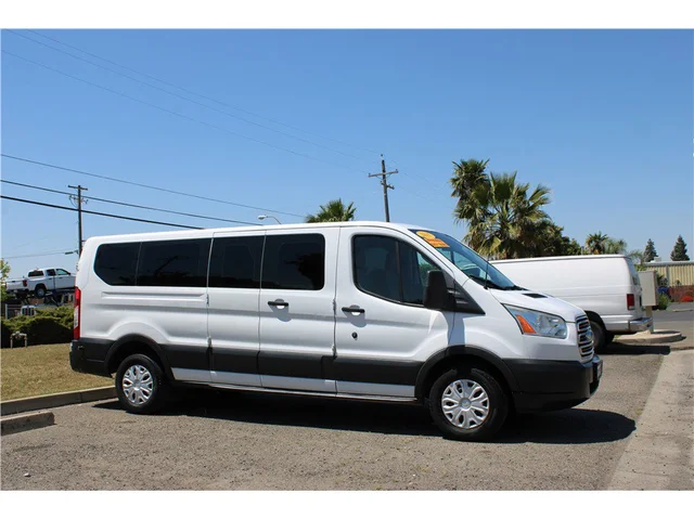 2015 Ford Transit Wagon XLT w/Low Roof w/60/40 Side Door Van 3D