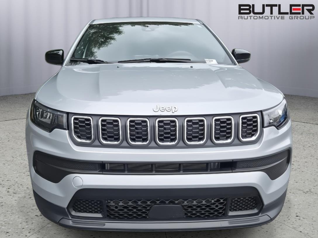 Used 2025 Silver Zynith Metallic Clearcoat Jeep Sport image 2