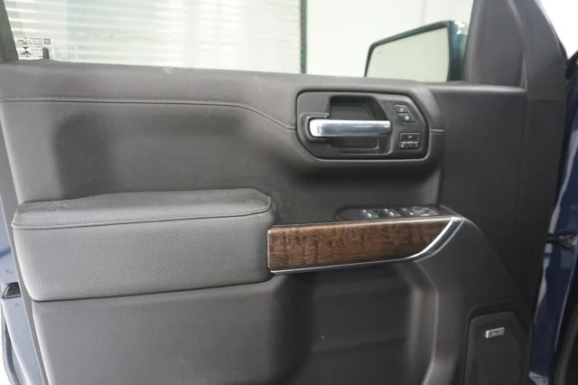 Used 2020 Dark Sky Metallic GMC Denali image 15
