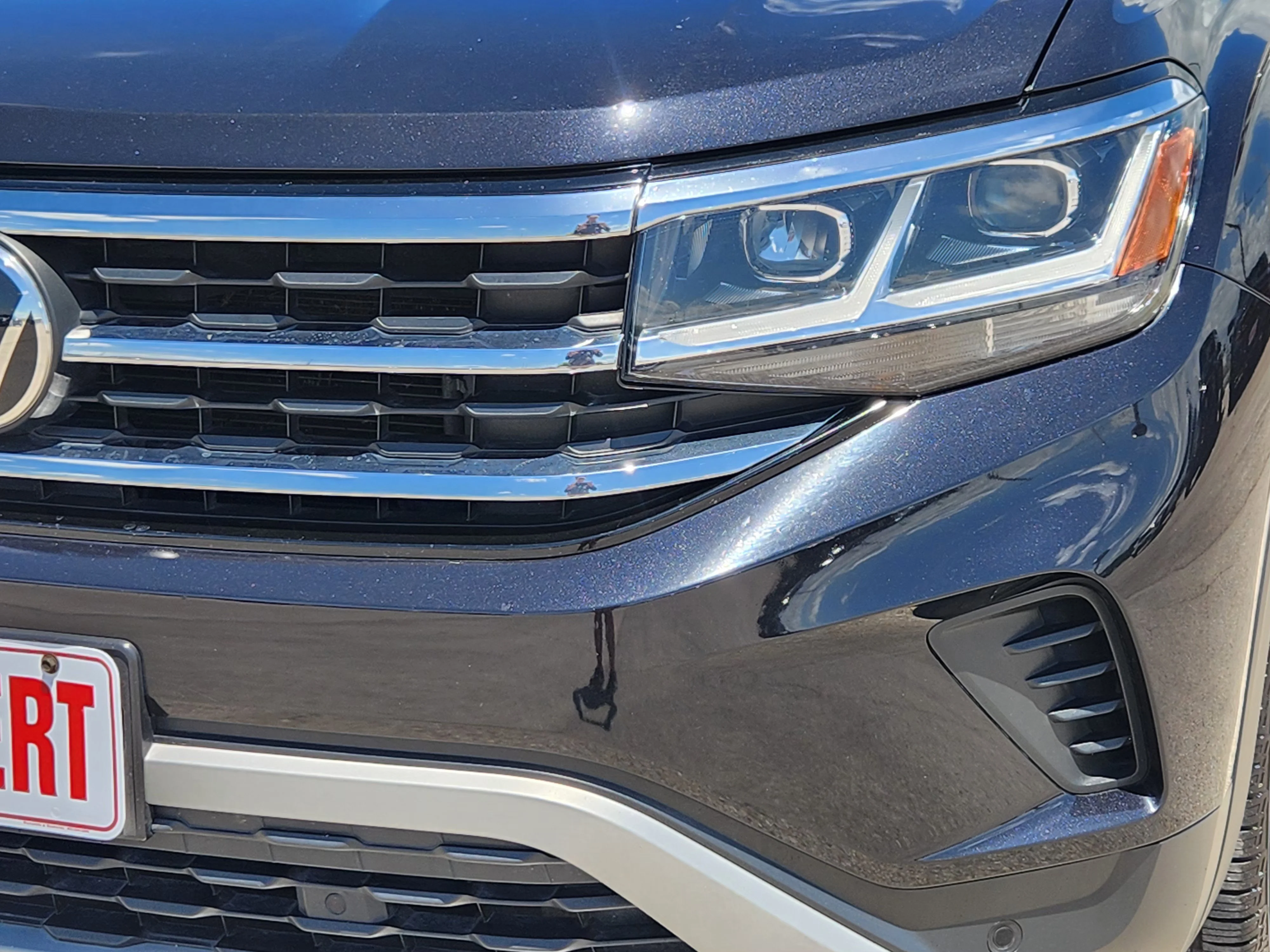 Used 2021 Black Volkswagen 3.6L V6 SE w/Technology image 8