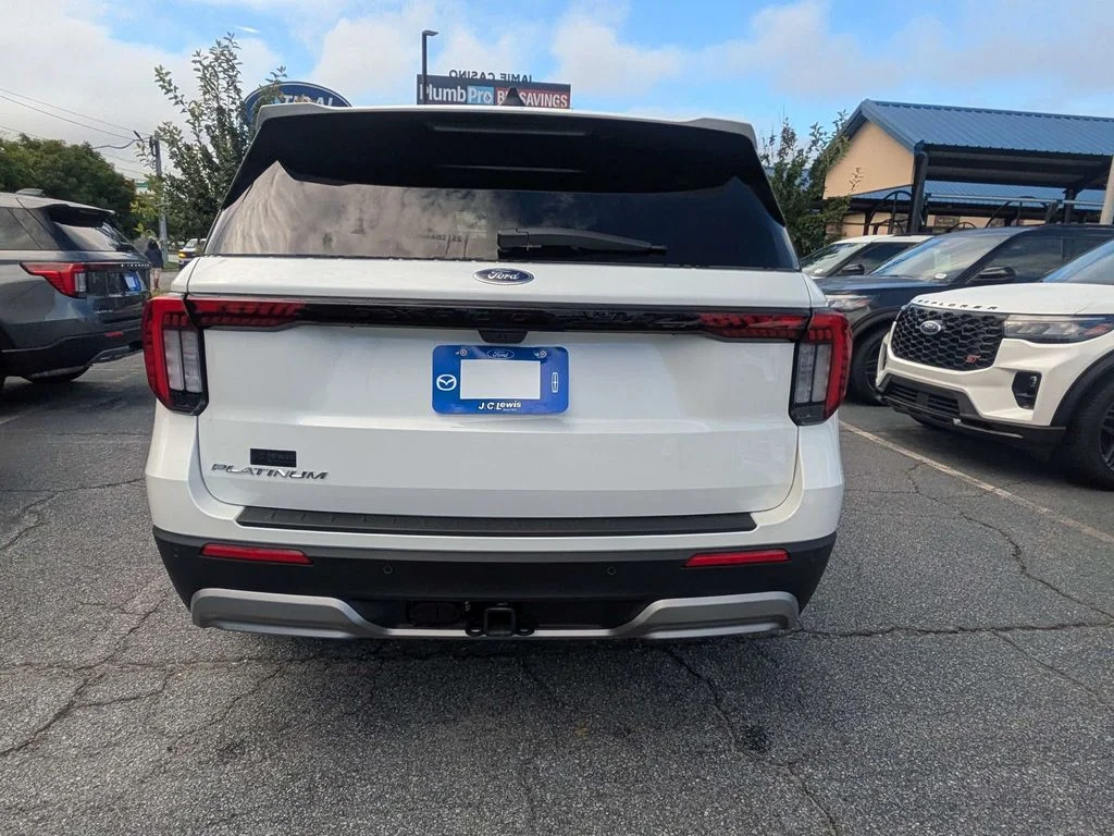 New 2026 Star White Metallic Tri-Coat Ford Platinum image 5