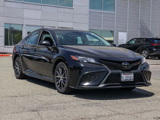 2024 Toyota Camry SE