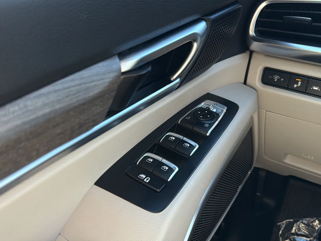 Used 2020 Gravity Gray Kia EX image 10