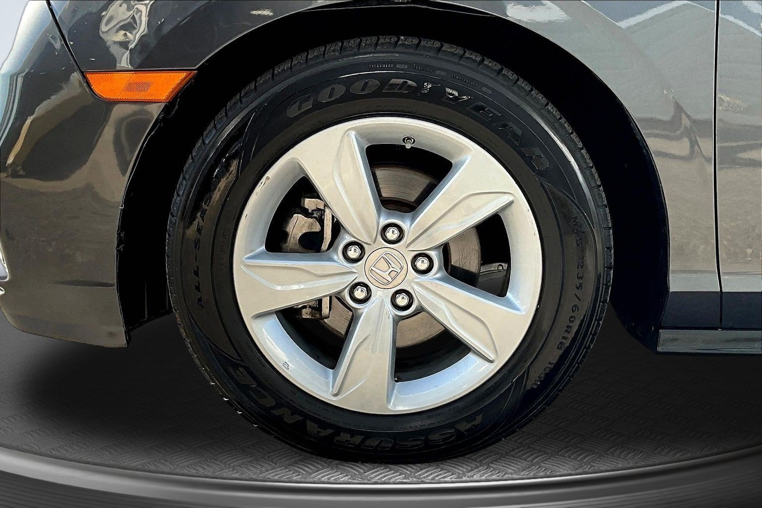 Used 2019 Gray Honda EX-L image 28