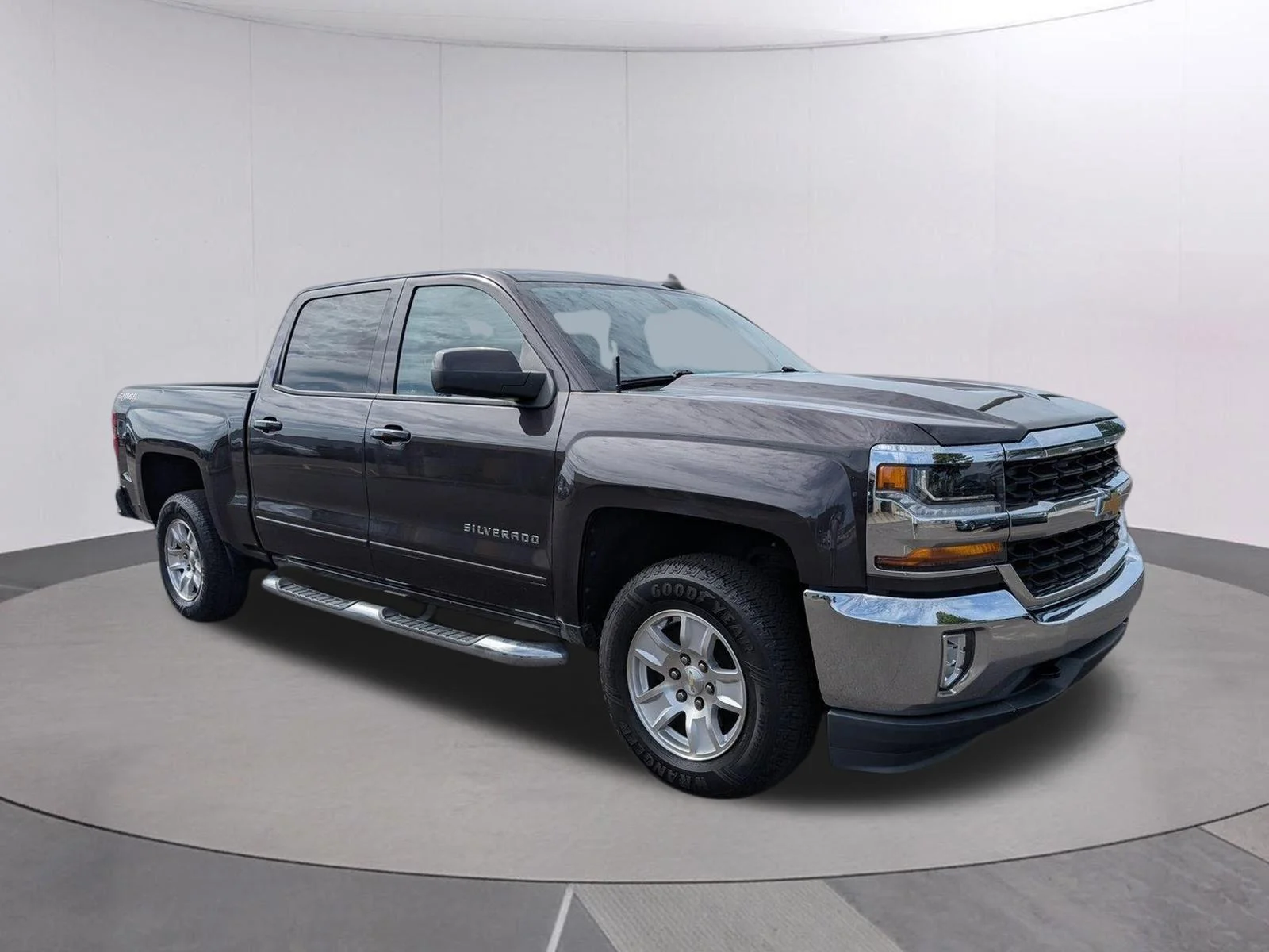 Used 2016 TUNGSTEN METALLIC Chevrolet LT image 7