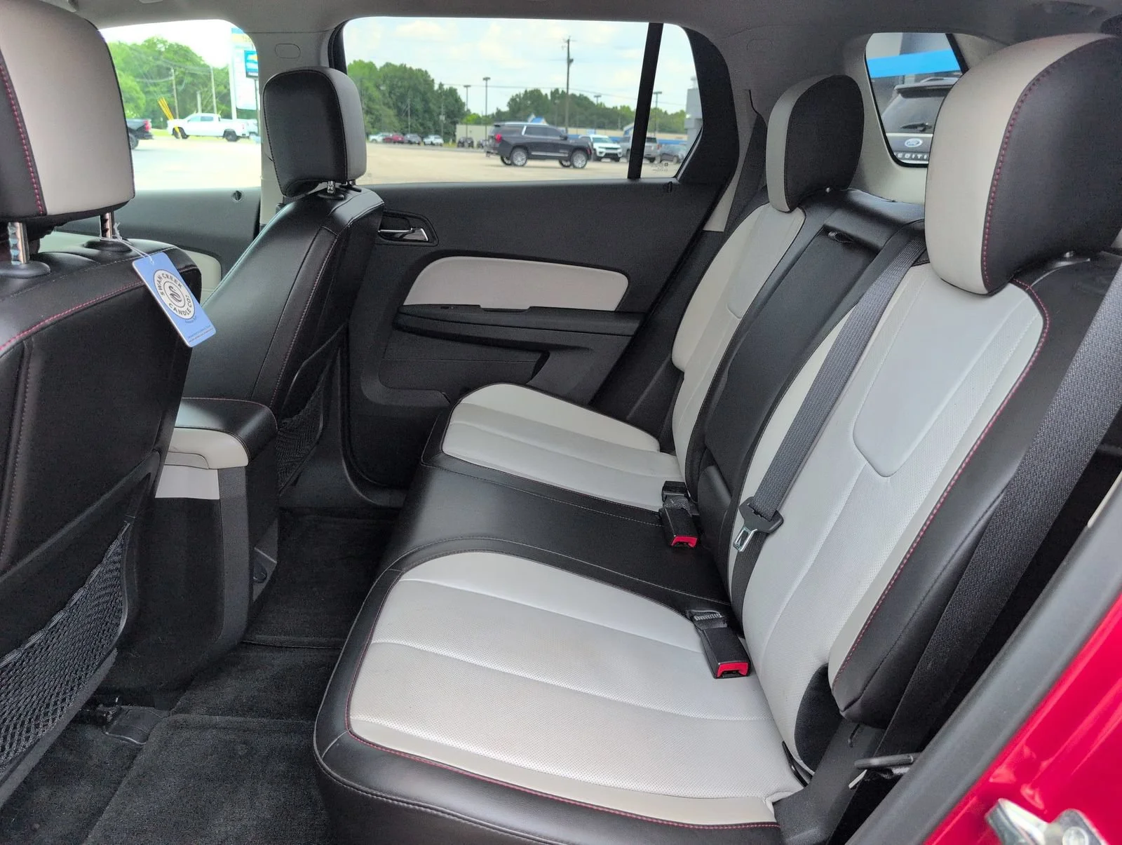 Used 2015 CRYSTAL RED TINTCOAT GMC SLT image 30