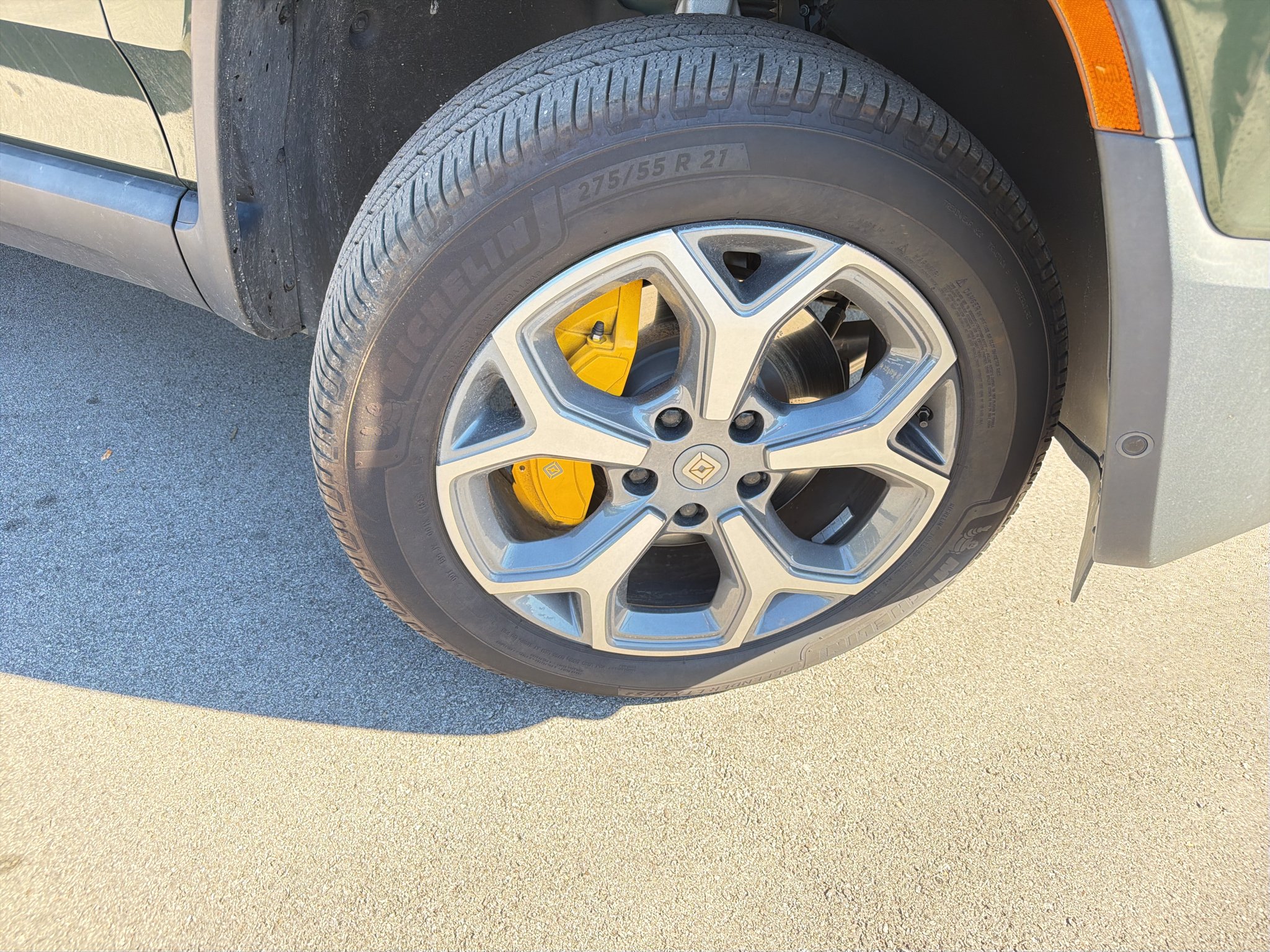 Used 2023 Rivian R1S Adventure with VIN 7PDSGABA1PN026368 for sale in Louisville, KY
