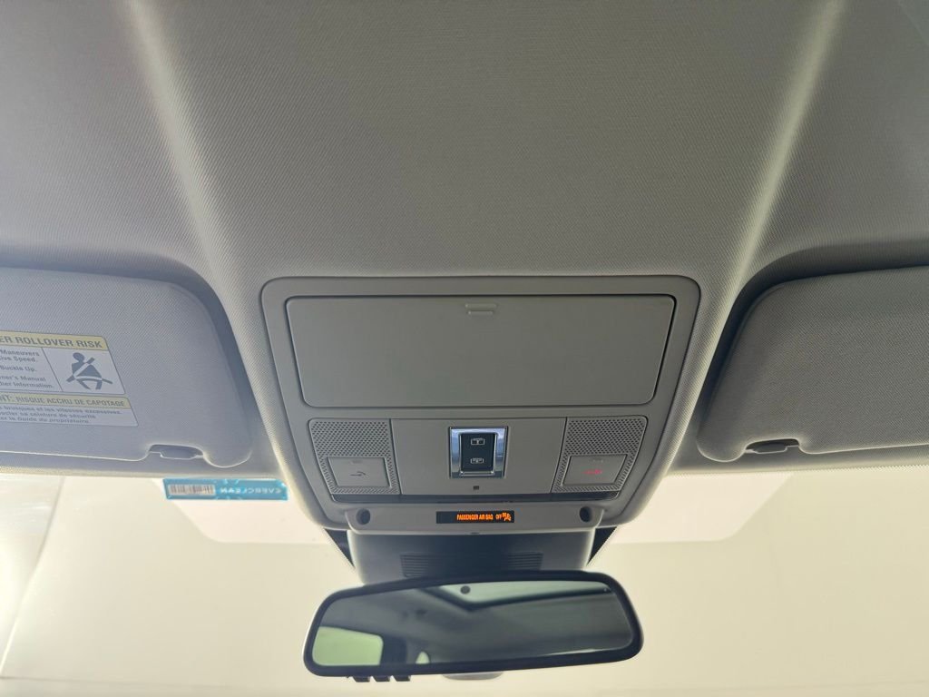 Used 2019 Fuji White Land Rover SE image 28