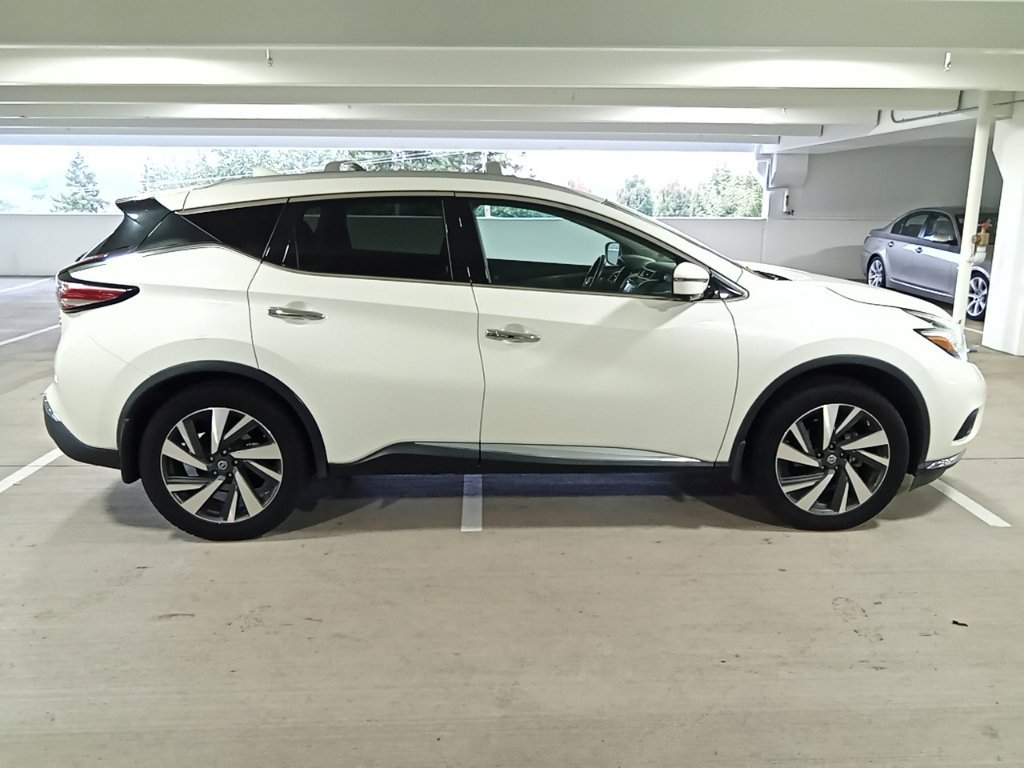 Used 2018 Pearl White Nissan Platinum image 4