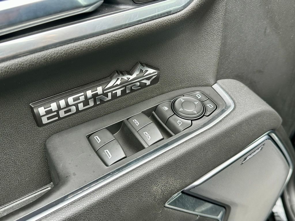 Used 2025 Black Chevrolet High Country image 13