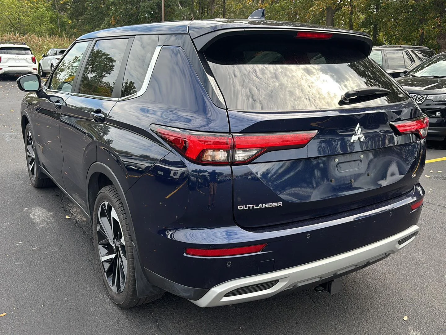 Used 2024 Cosmic Blue Metallic Mitsubishi SE image 5